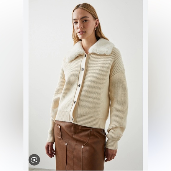 NWT $268 Rails esme Cardigan sweater in Ivory size M Removable Faux Fur Collar - Picture 1 of 16